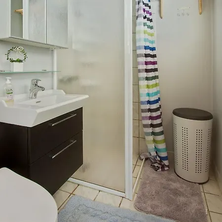 Three-bedroom Holiday In * Hals