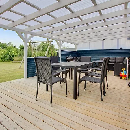 Feriehus Three-bedroom Holiday In *